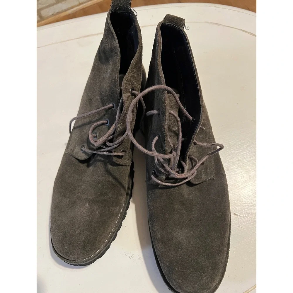 Kenneth Cole New York Lug-Xury Mens 11M Dark Olive Grey Suede Chukka Boots Lug